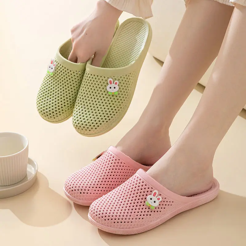 2024 Summer New Hole Sandals Flat Closed Toe Slippers Women\'s Soft Bottom Non-Slip Indoor and Outdoor Casual Bathroom Slippers