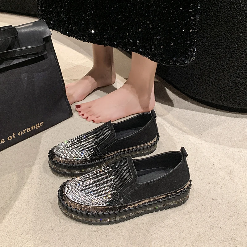 2025 nuove scarpe casual con diamanti d'acqua da donna di alta qualità scarpe vulcanizzate piatte lucide scarpe casual con fondo spesso di design di lusso