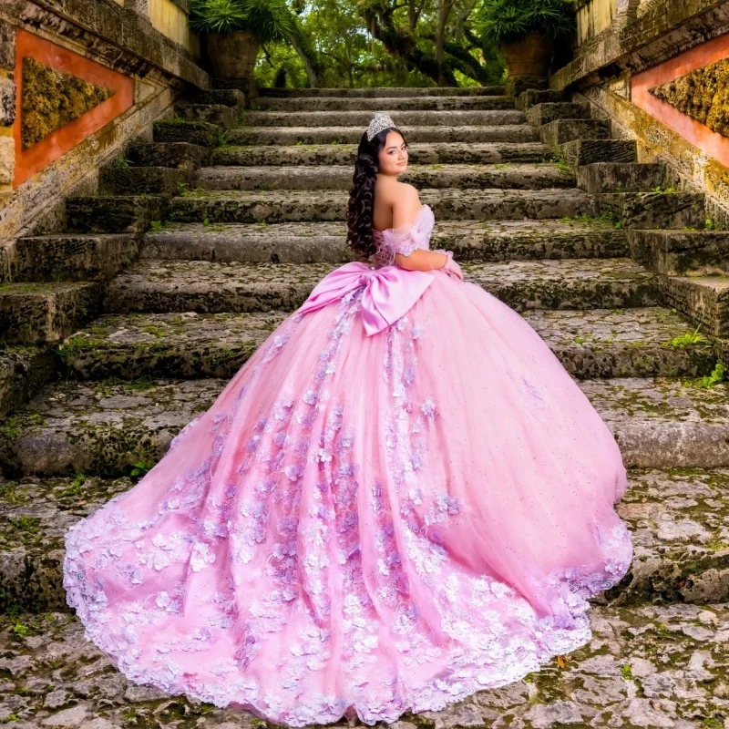 Błyszcząca Różowa Sukienka na Quinceañerę Koronka Brokatowa Naklejka Kwiat 3D Długa Tren Kokarda Vestidos De 15 Quinceañera ﻿ Dostosuj
