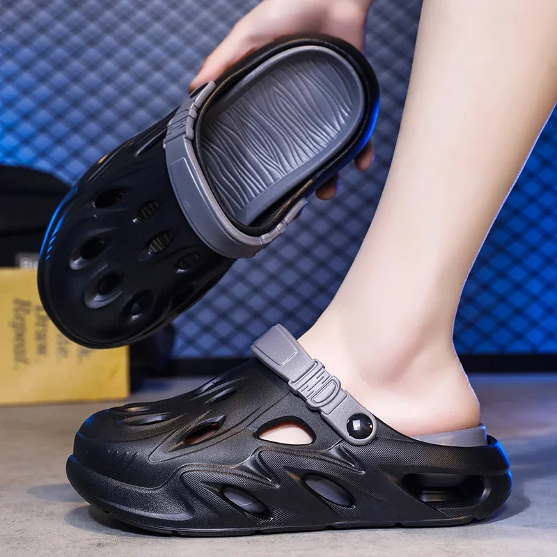 New Summer Fashion Sandals Men Clogs Sandals Comfortable Breathable Beach Sandals Men Slippers Soft Bottom Men Shoes