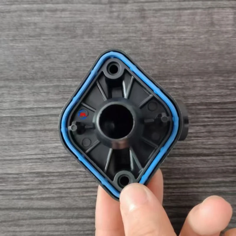 

For Tesla Model 3/Y chassis large battery coolant water pipe four corner connector