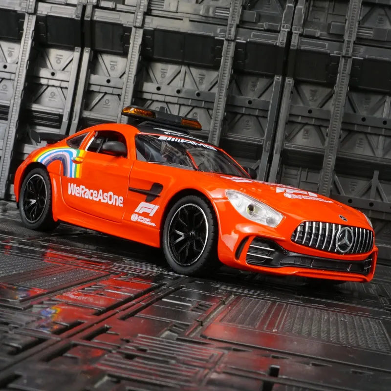 1:24 Mercedes GTR modelo de carro de liga de carro de segurança de corrida, portas e capô do motor, porta-malas pode ser aberto tem funções de som e iluminação