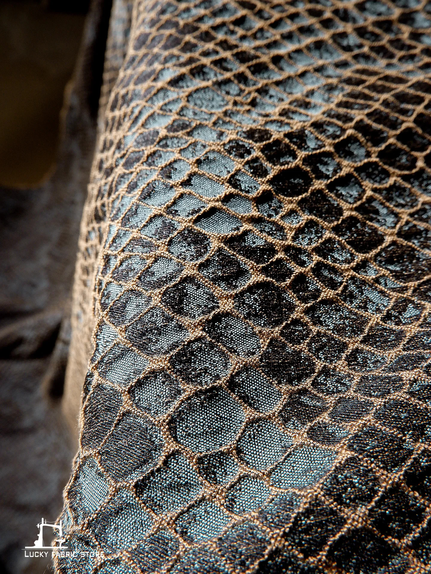 

Ретро, пятнистая змеиная коричневая сетка, трехмерная рельефная текстура, жаккардовая ткань, костюм, дизайнерская ткань