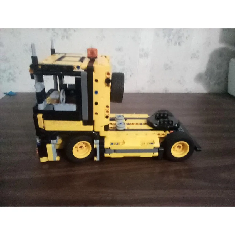 

MOC-119134 New Classic Semi-Trailer Tractor Truck Building Block Model 610 Parts Boys Children's Birthday Christmas Toy