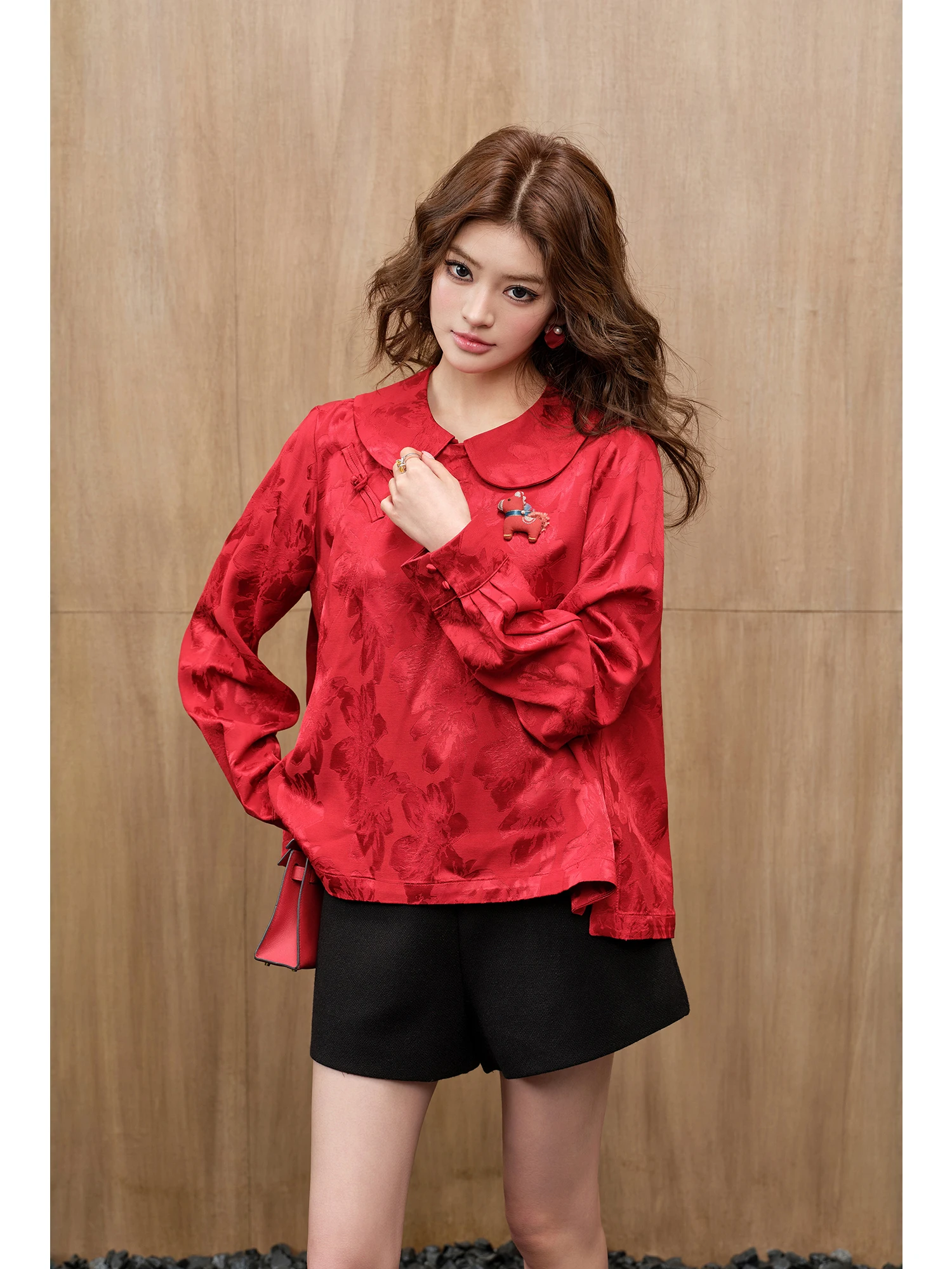 

Женская блузка MIUCO с вышивкой в китайском стиле, воротником-куклой, на пуговицах, с длинным рукавом, стандартный крой, красная, на Новый год