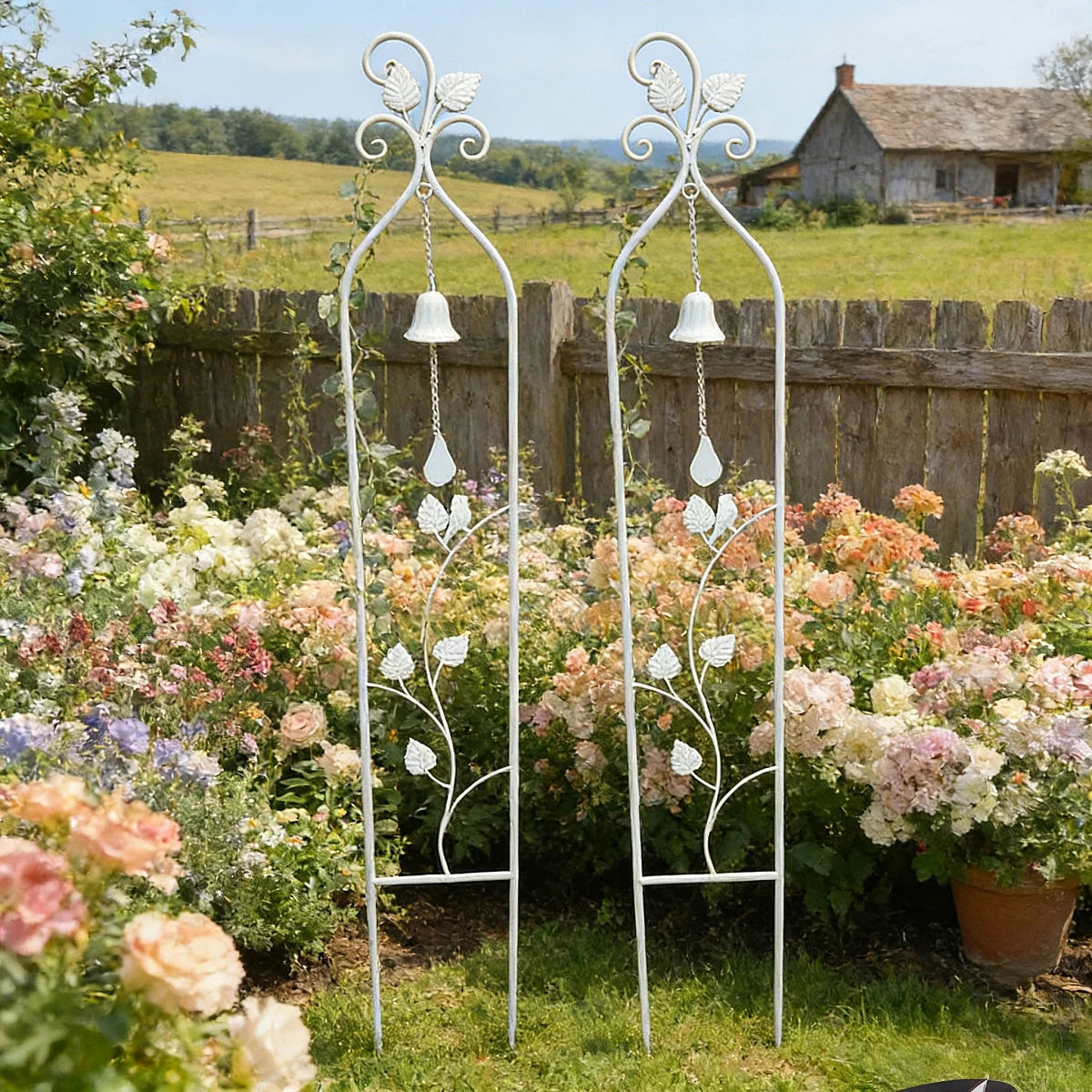 

2Pcs French-Style Vintage Bell-Shaped Screen Flower Stand Garden Iron Flower Holder Clematis Small Climbing Plant Stand Garden Decorative Plant Support Frame