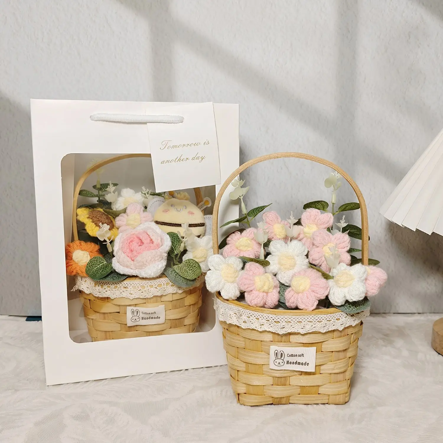 

Knitted sunflower puff flower basket creative finished knitting valentine's day gift
