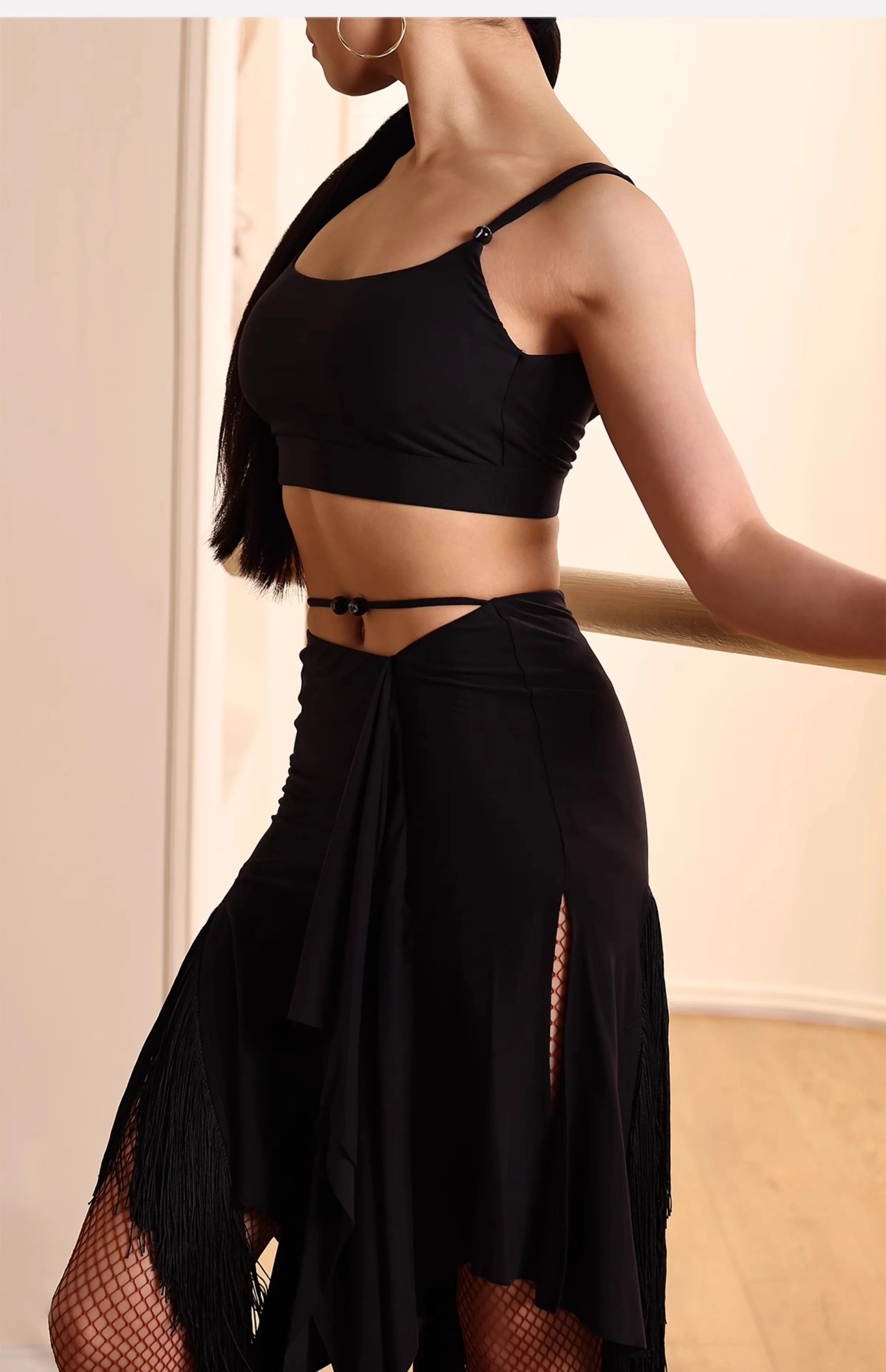 مجموعة أداء الرقص اللاتيني لعام 2025، قميص مثير بدون ظهر + تنورة ذيل السمكة شرابة لزي ممارسة تشا تشا سامبا تانجو للسيدات