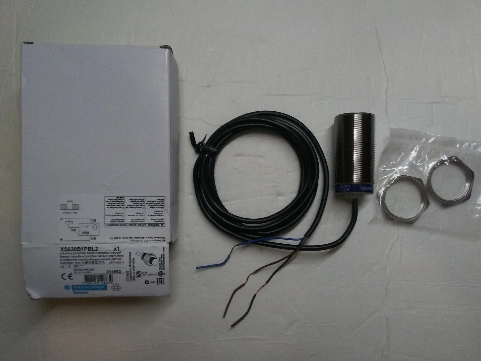 XS630B1PBL2 Inductive Threaded Barrel Proximity Sensor