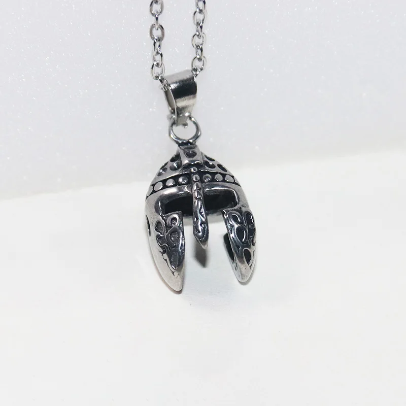 1pc DIY Vintage 3D General Helmet Spartan Warrior Pendant Necklace Armor Shaped Charms Pesonality Hiphop Jewelry Gift