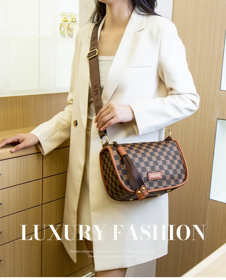 2023 Luxury Designer Plaid Leather Diagonal Crossbody Bag Soft Shoulder Bag