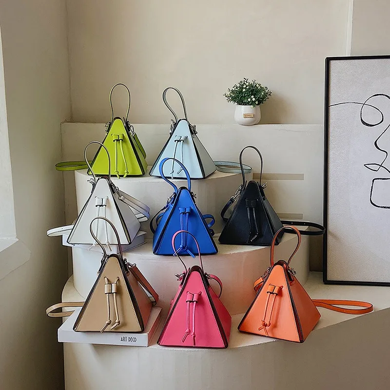 

1pcs Lightweight Irregular Triangle Bag for Women Spring New Fashion Versatile Crossbody Diamond Shape Bag