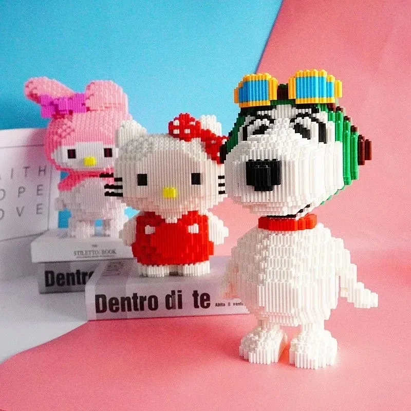 Bloques de construcción de Snoopy para niños, juguetes de ensamblaje de muñecas de dibujos animados, ladrillos de partículas pequeñas, modelo de bricolaje, decoración de escritorio, regalo para niños