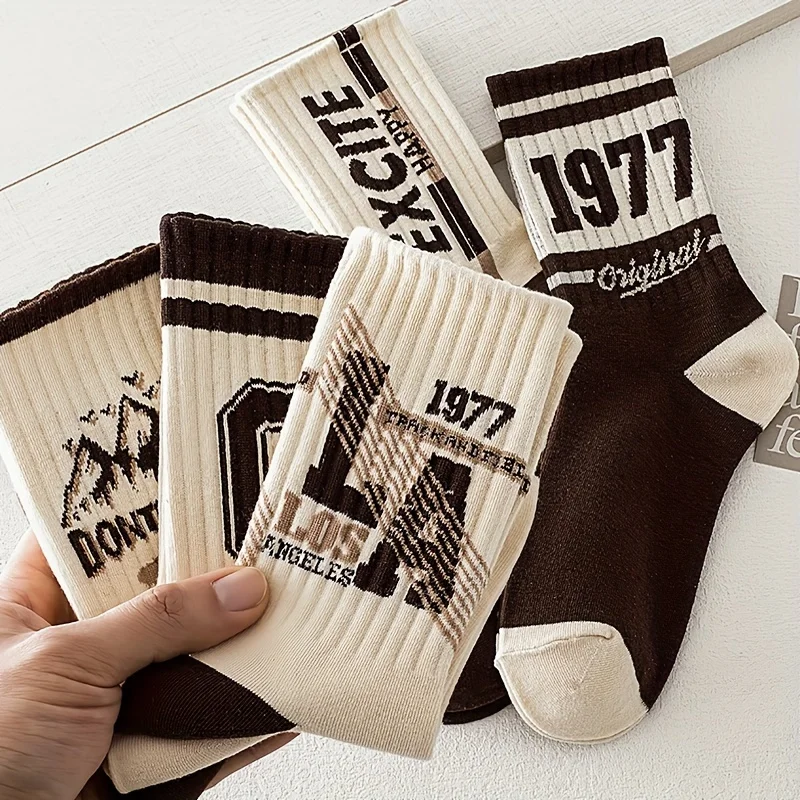 

5 Pair Men's Alphabet Pattern Polyester Knit Coffee Hue Odor-Resistant Athletic Socks Summer Everyday Socks ﻿