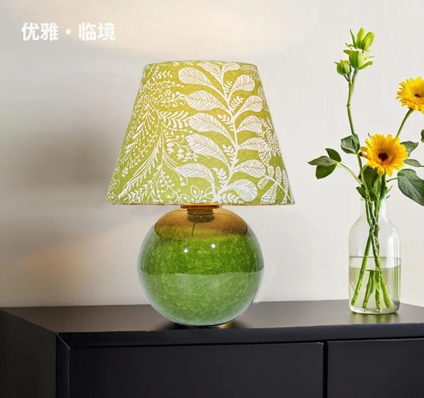 

Vintage desk lamp emerald green ice crystal ceramic desktop ornament night light bedroom bedside high-end atmosphere decorative