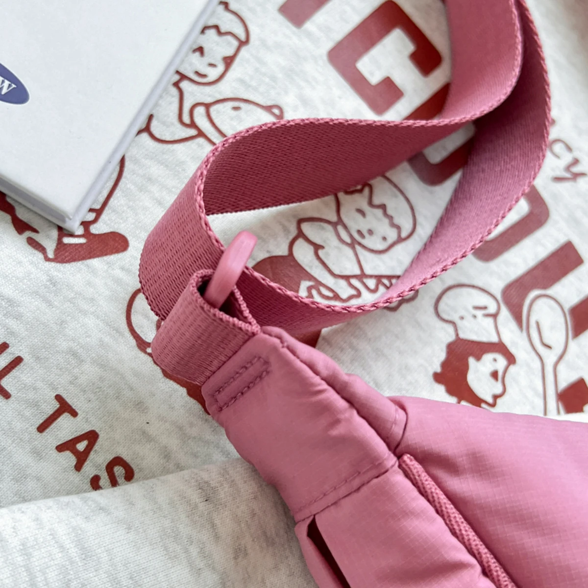 Neue, schlichte, wasserdichte Umhängetasche für Damen, tragbare Tasche zum Tragen unter dem Arm, geräumige, lässige Schultertasche für Herren, leichte Reisetasche aus Canvas zum Einkaufen und Wandern. – Detail 9