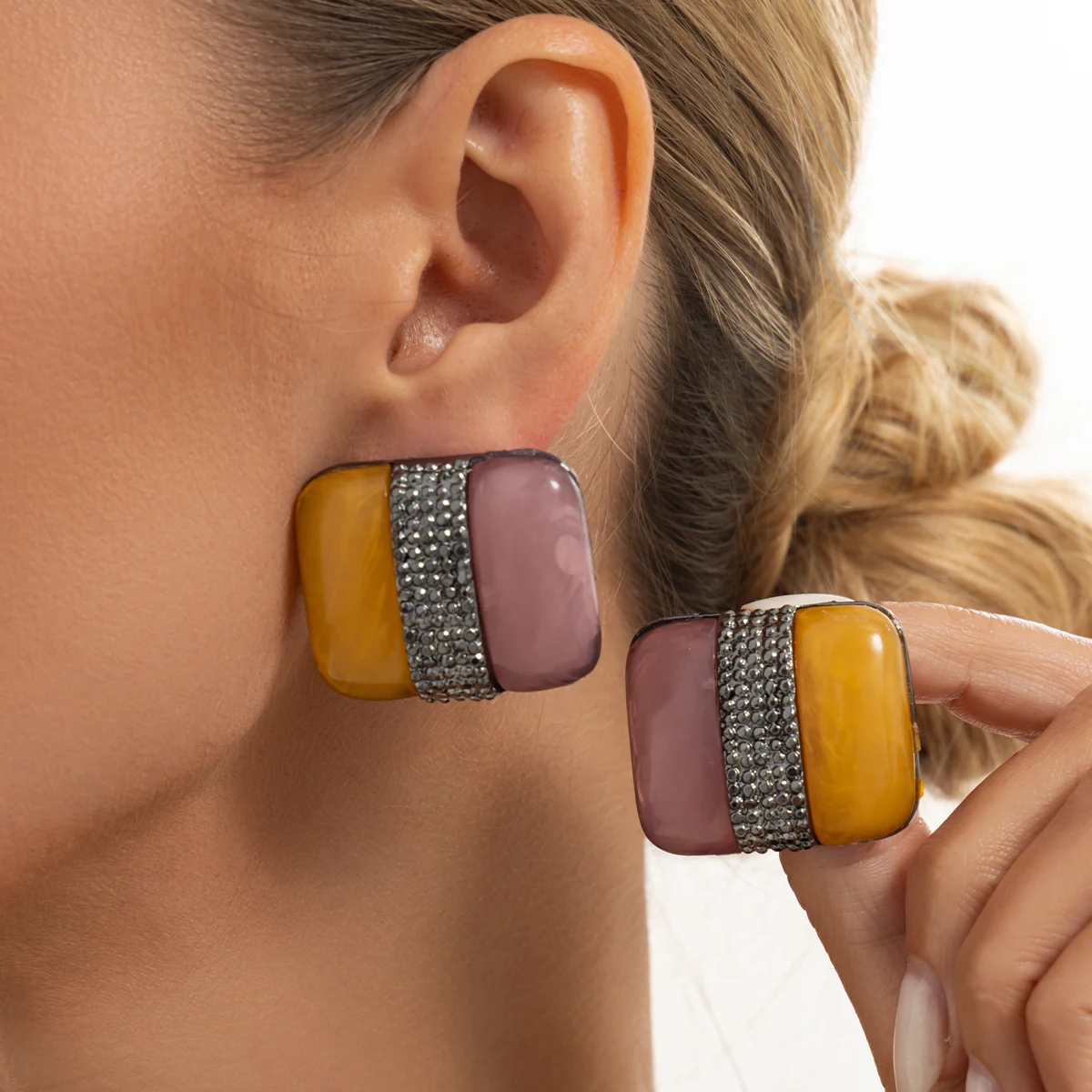 SHIXIN Vintage Color Block Square Stud Earrings Women Green Yellow Resin Geometric Metal Inlaid Glass Rhinestone Earring Jewelry