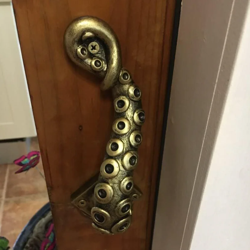 Octopus Tentacle Door Handle Vintage Resin Door Pull Unique Nautical Sculpture Door Knob for Home Cabinet Gate Decorative