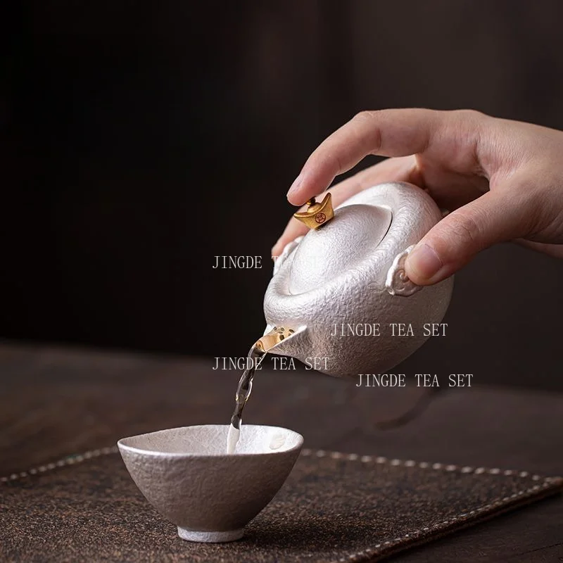 Ceramic Gilded Silver Kung Fu Tea Set Fortune Ingot Lid Teapot with 2 Teacups Cloud Pattern Portable Teaware for Tea Ceremony