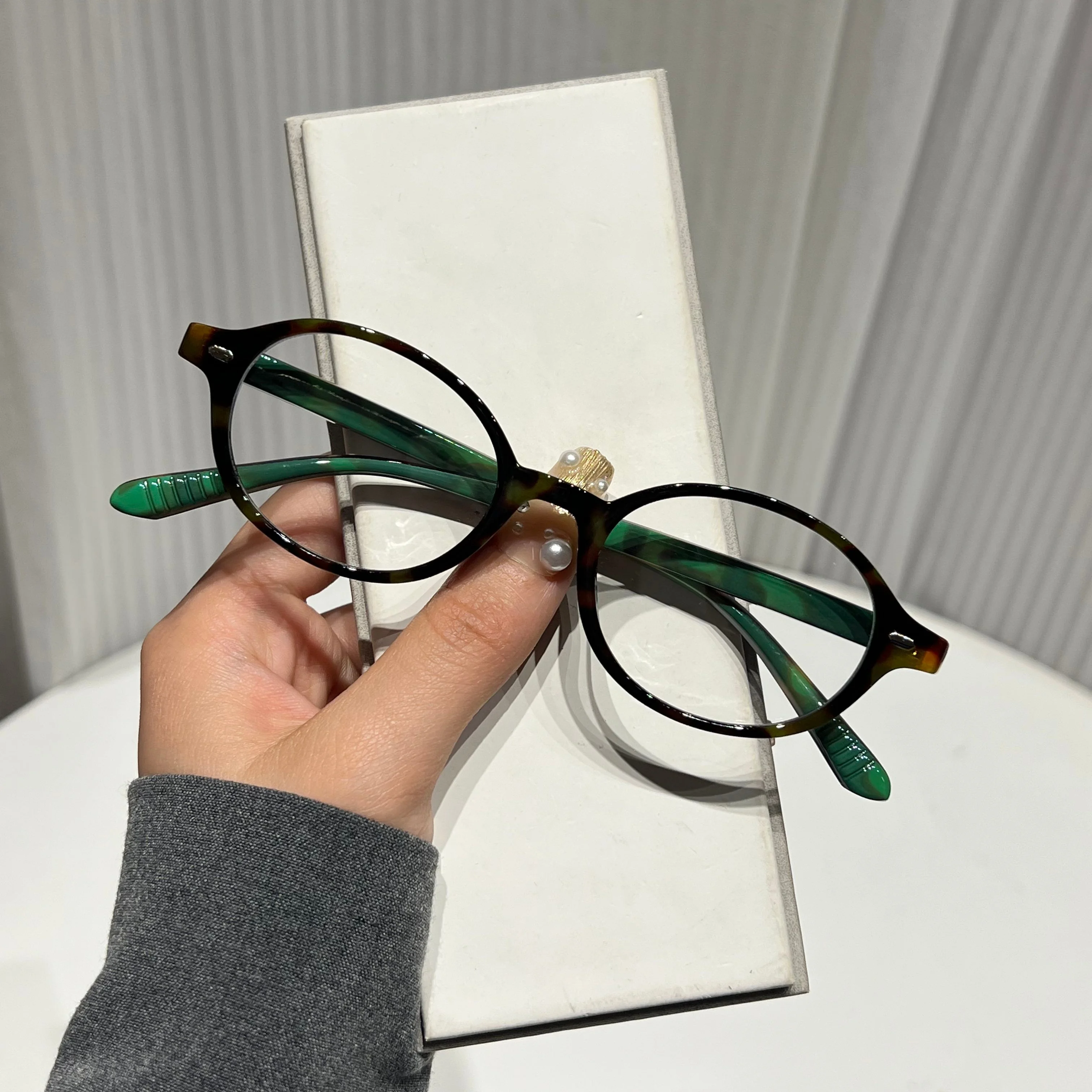 1Pc Damen Modische Einfache Gläser Neue Ultra-Licht Kleine Rahmen Oval Retro Vielseitig Casual Einfache Gesicht-Gestaltung schützende Vis