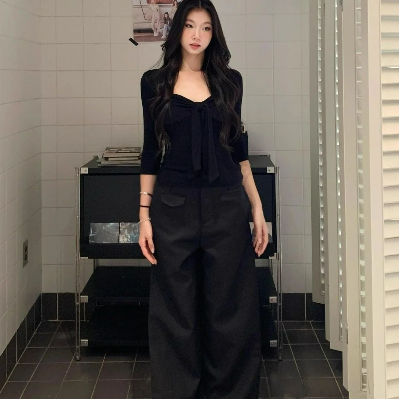 T-shirt à épaules dénudées pour femmes, couleur unie, à la mode, cintré à la taille, purement façonnant, col bas, noir, automne 2026