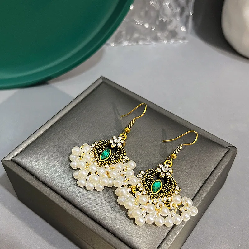 Vintage Gypsy Classical Pearl Tassel Earrings for Women Temperament Hollow Rhinestone Indain Dangle Earrings Jhumka Jewelry
