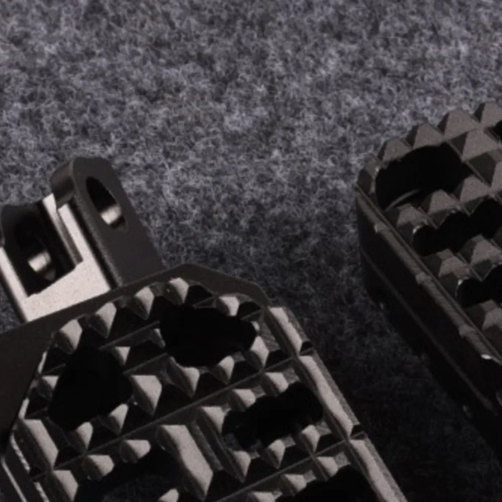 

2026 Motorcycle For CFMOTO 250SR 450SR 450SR-S 675SR 675SR-R 750SR 750SR-S Front Footrest Adjustable Extend Foot Pegs Foot Rest