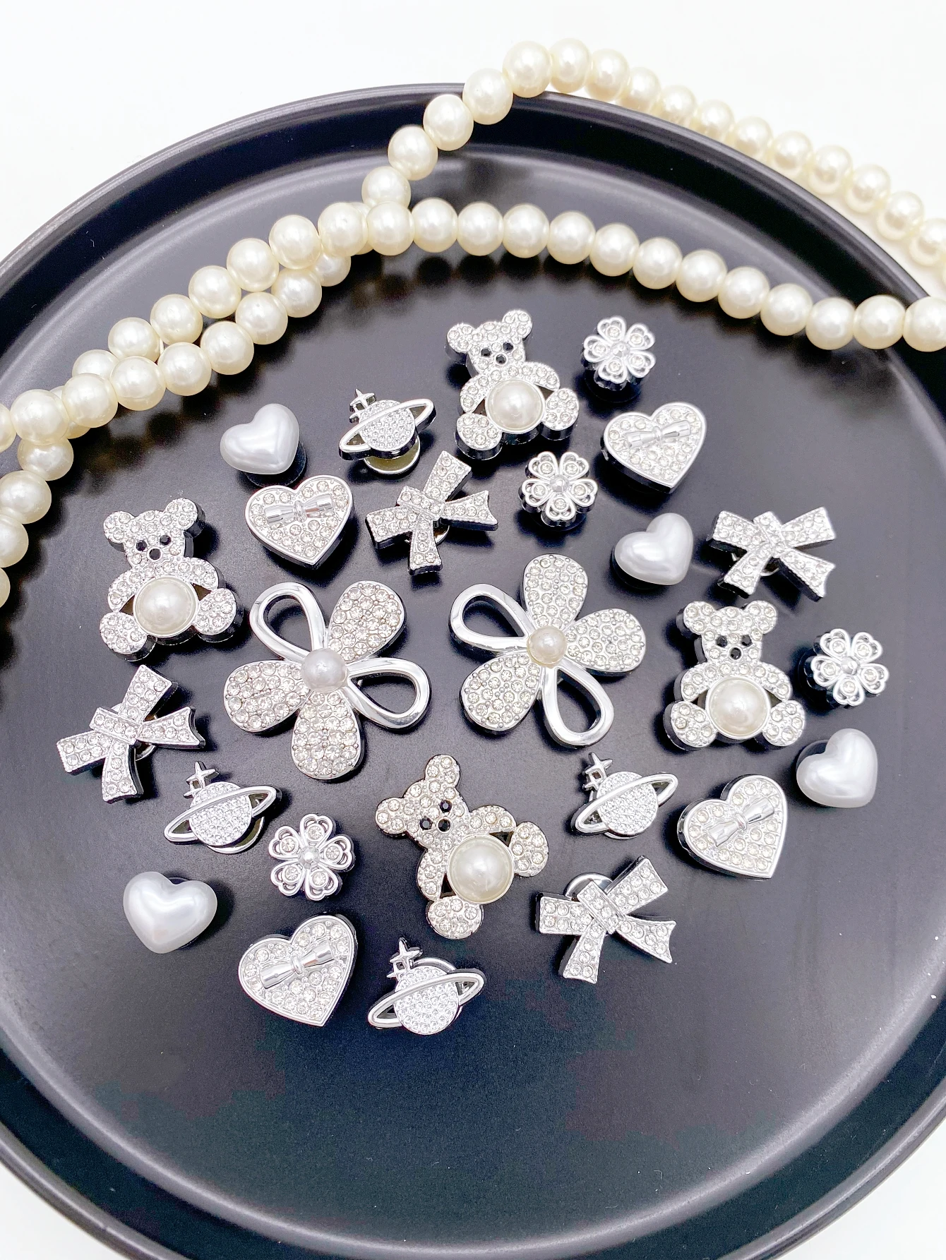 10/26 DIY Shoe Decorations for Casual Shoes - An Interesting and Multi-functional Way to Personalize Your Shoes
