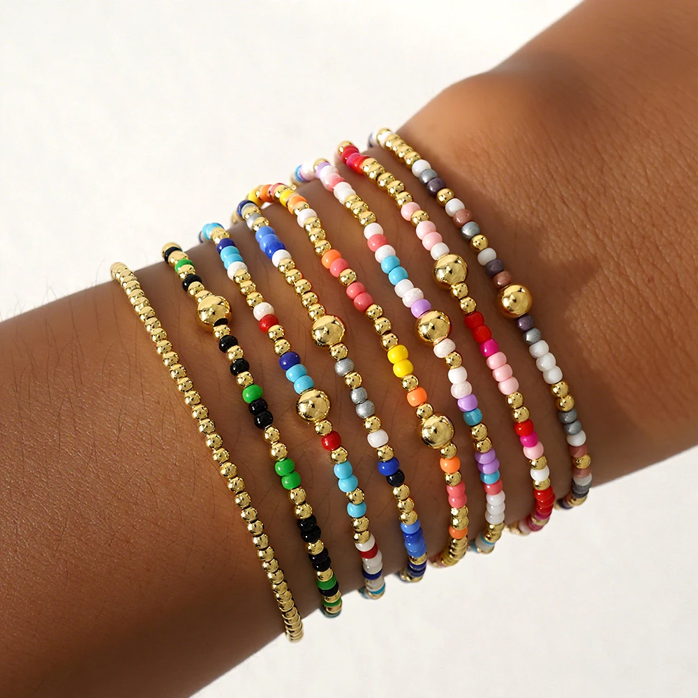 مجموعة أساور مطرزة ملونة قابلة للتكديس 8PS - طلب ألوان عشوائي، عناصر ذهبية مناسبة للنساء لارتدائها في عيد الهالوين