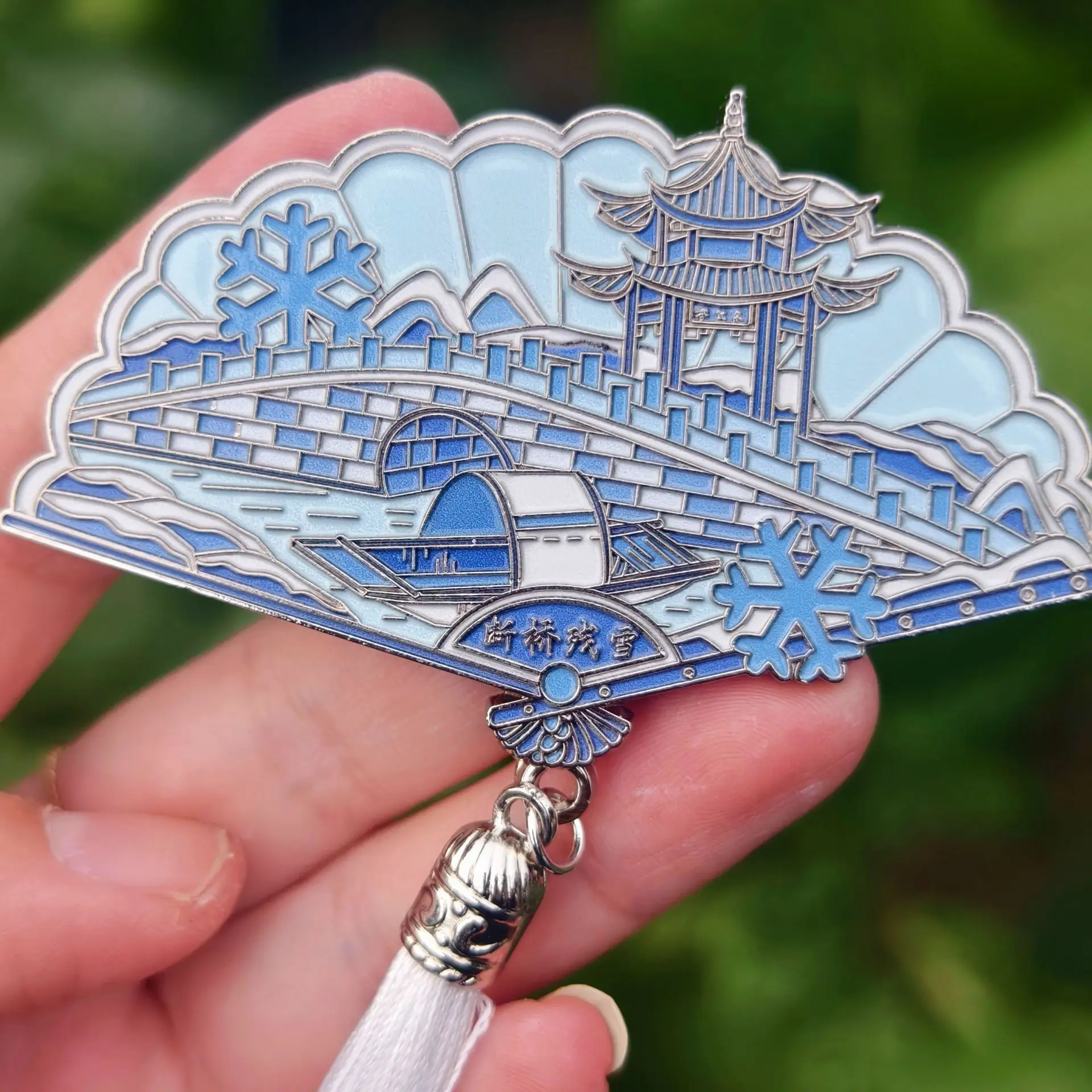 

Creative Metal Frie Magnet Hangzhou West Lake Broken Brie Snow Tassel Design Tourist Souvenir Decorative Home Accories