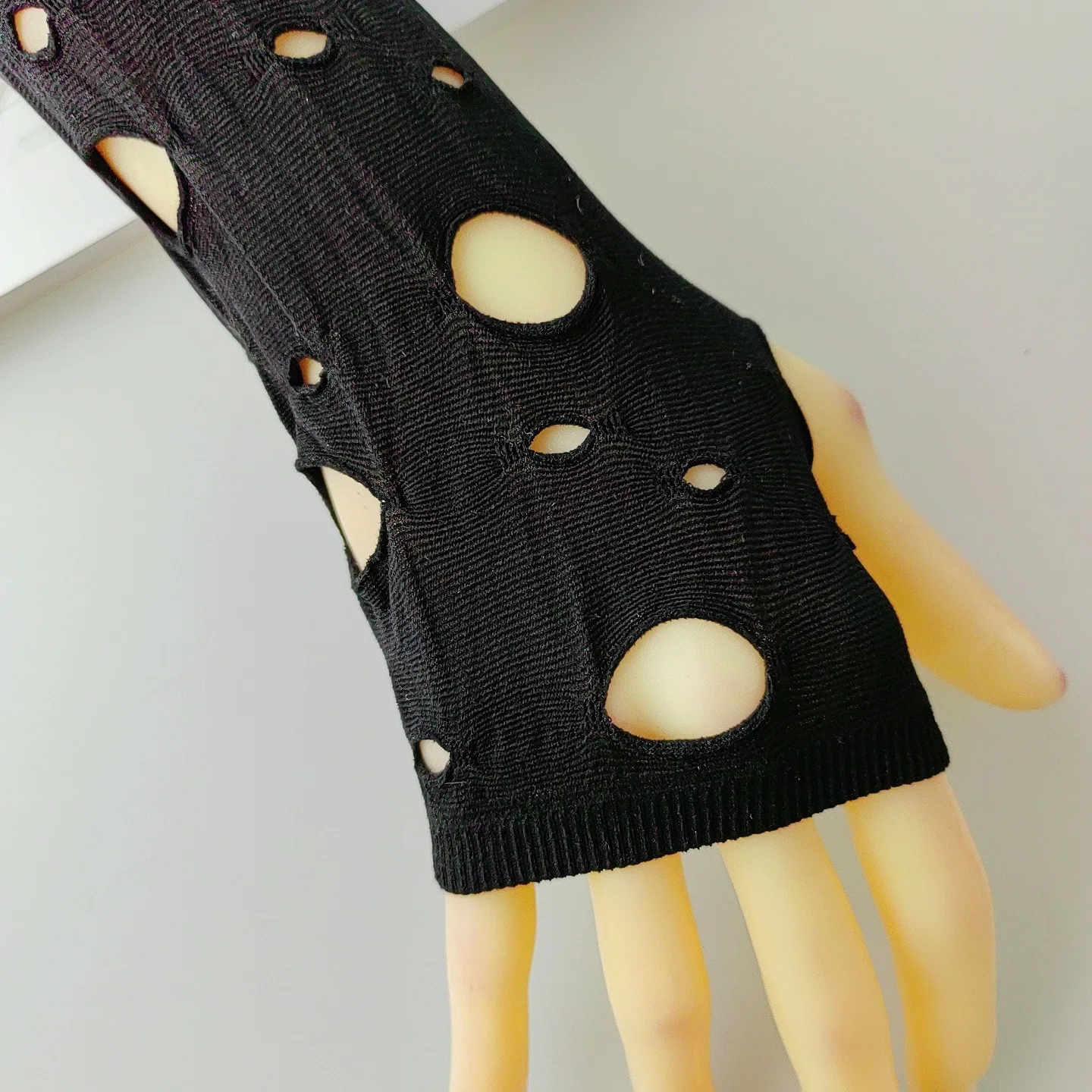 قفازات الهالوين متوسطة الطول مجوفة نصف إصبع بفتحة غير منتظمة للحفلات الداكنة #3