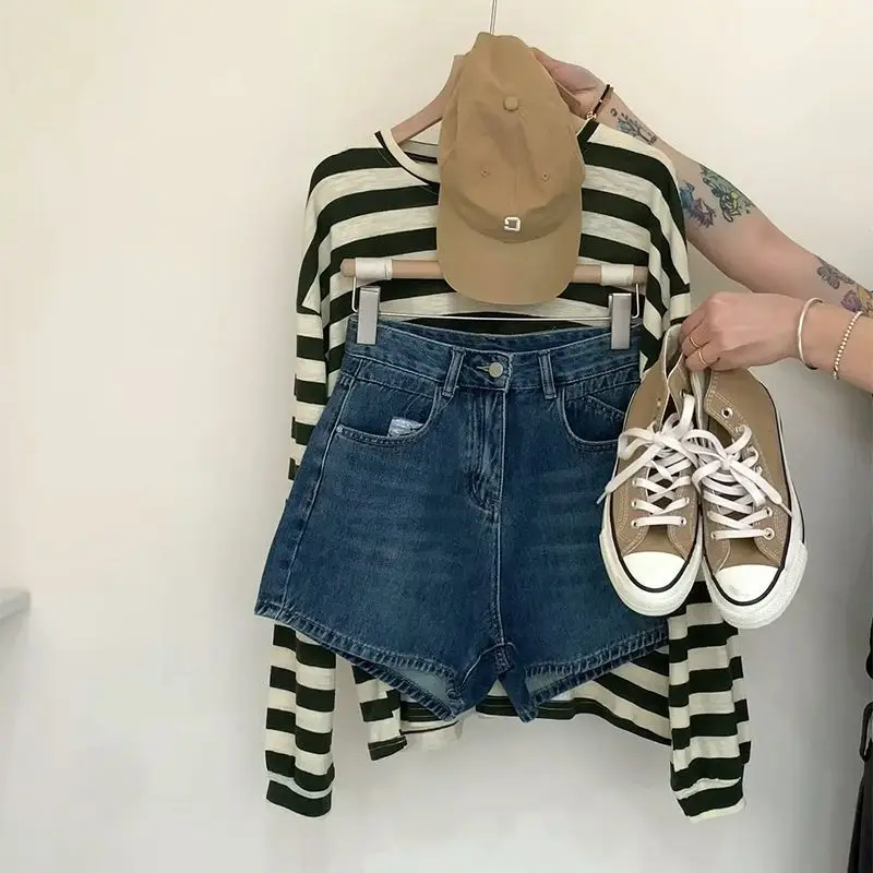 

Retro Style Goddess Fan Korean Retro Striped T-shirt Slim Denim Shorts Two-piece Set 2023 Spring New Female