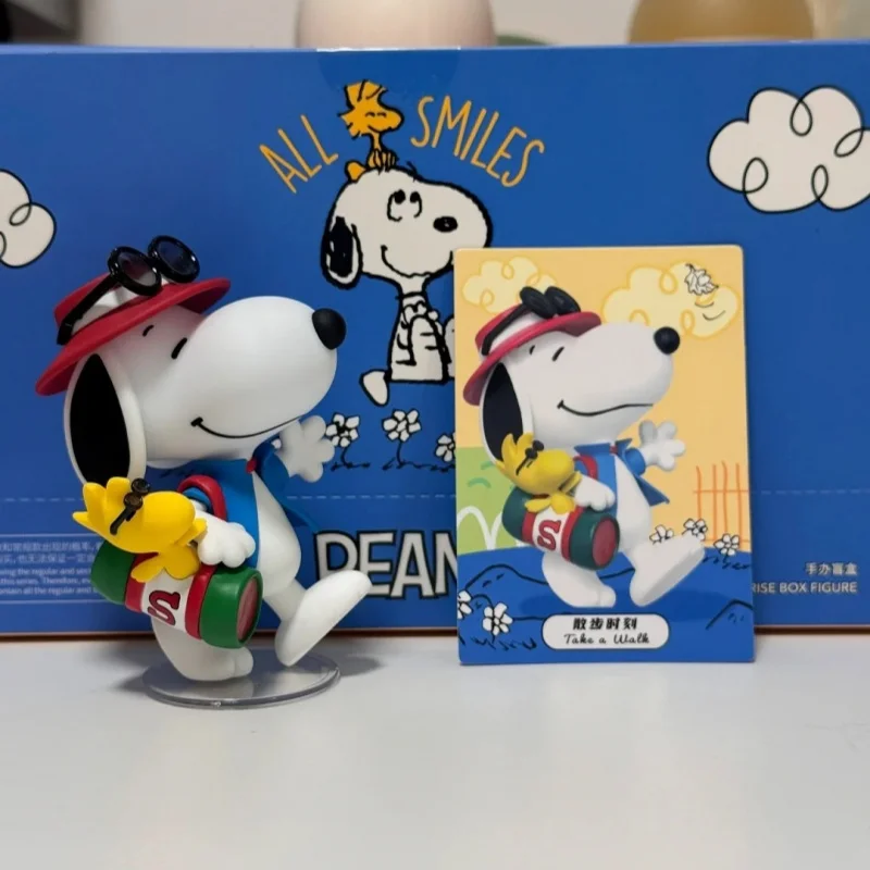 Scatola cieca originale Peanuts Anime Snoopy Travel Partner Series Kawaii Action Figure Desk Decor Ornament Giocattolo regalo da collezione
