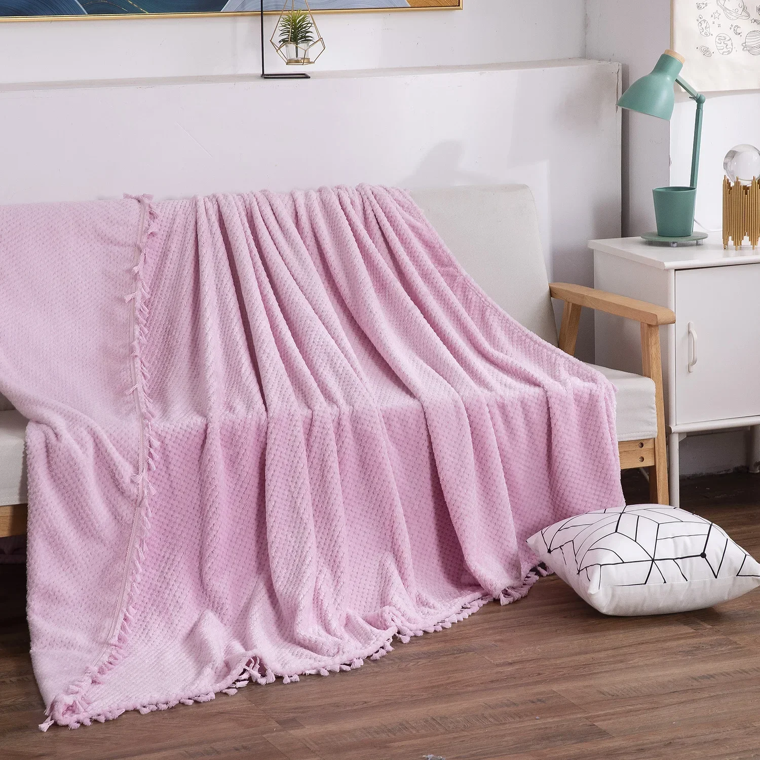 Flannel Throw Blankets Soft Sofa Blankets with Tassels Coral Fleece Sofa Cover Beds Cover Bedspread