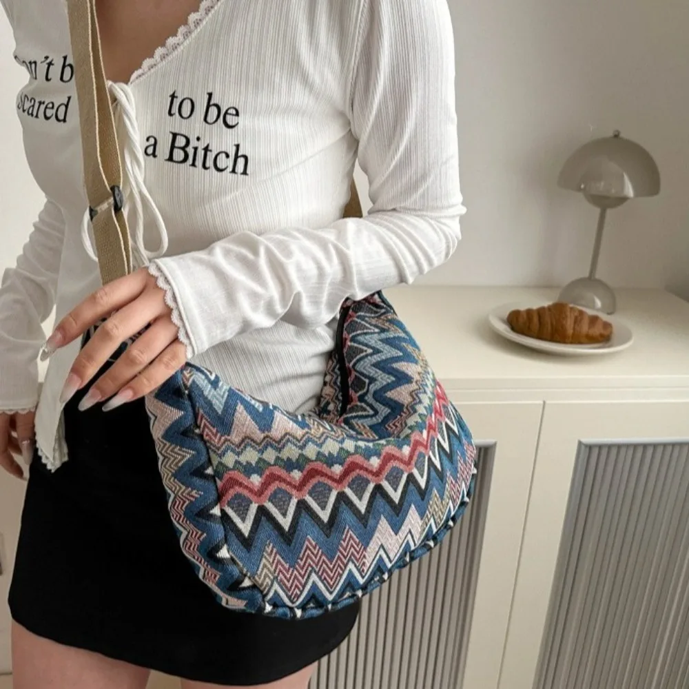 Large Capacity Ethnic Style Crossbody Bags Canvas Handbag Wave Shoulder Bag Dumplings Bag Embroidered Bohemian Tote Bag College