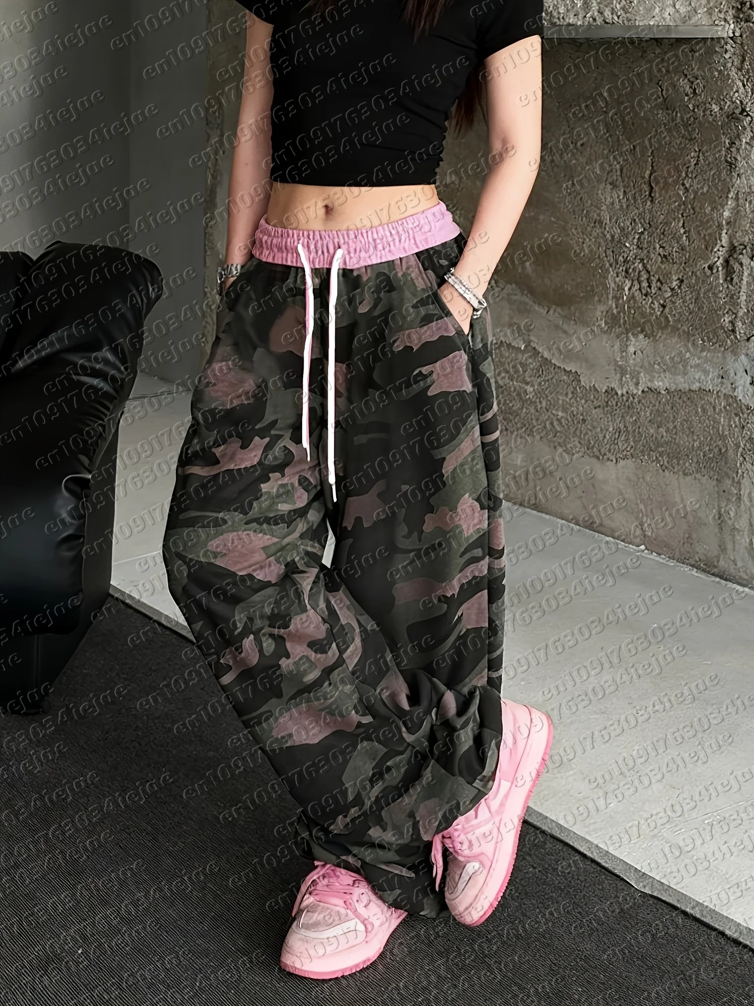 Damen-Freizeithose mit Rotem Leopardenmuster und Weitem Bein, mit Kordelzug für eine Schmeichelhafte Passform – Detail 7