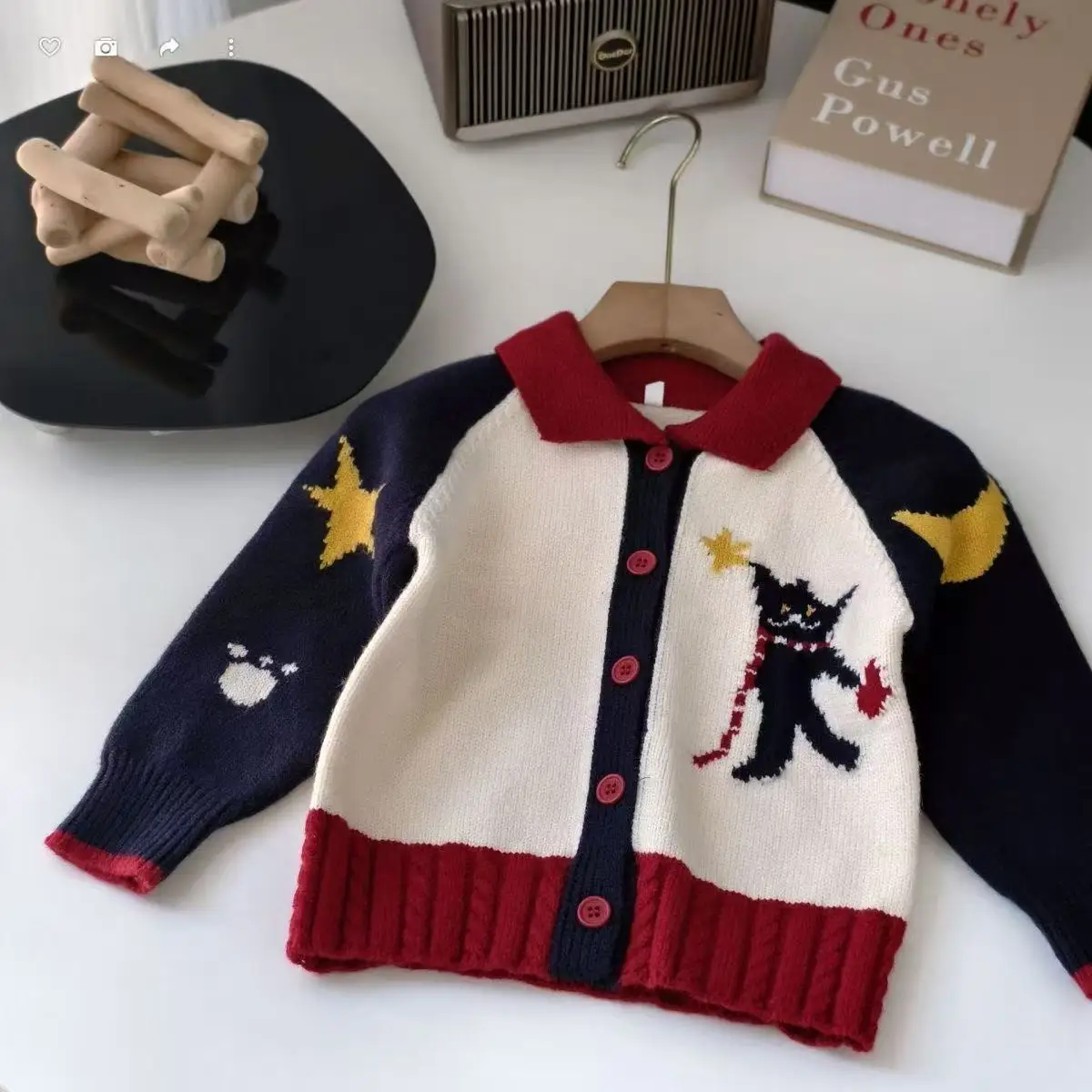 الخريف والشتاء الأطفال البلوز سترة الفتيان الفتيات محبوك الكرتون التلبيب سترة بأكمام طويلة الطفل ضرب اللون الكتف كم