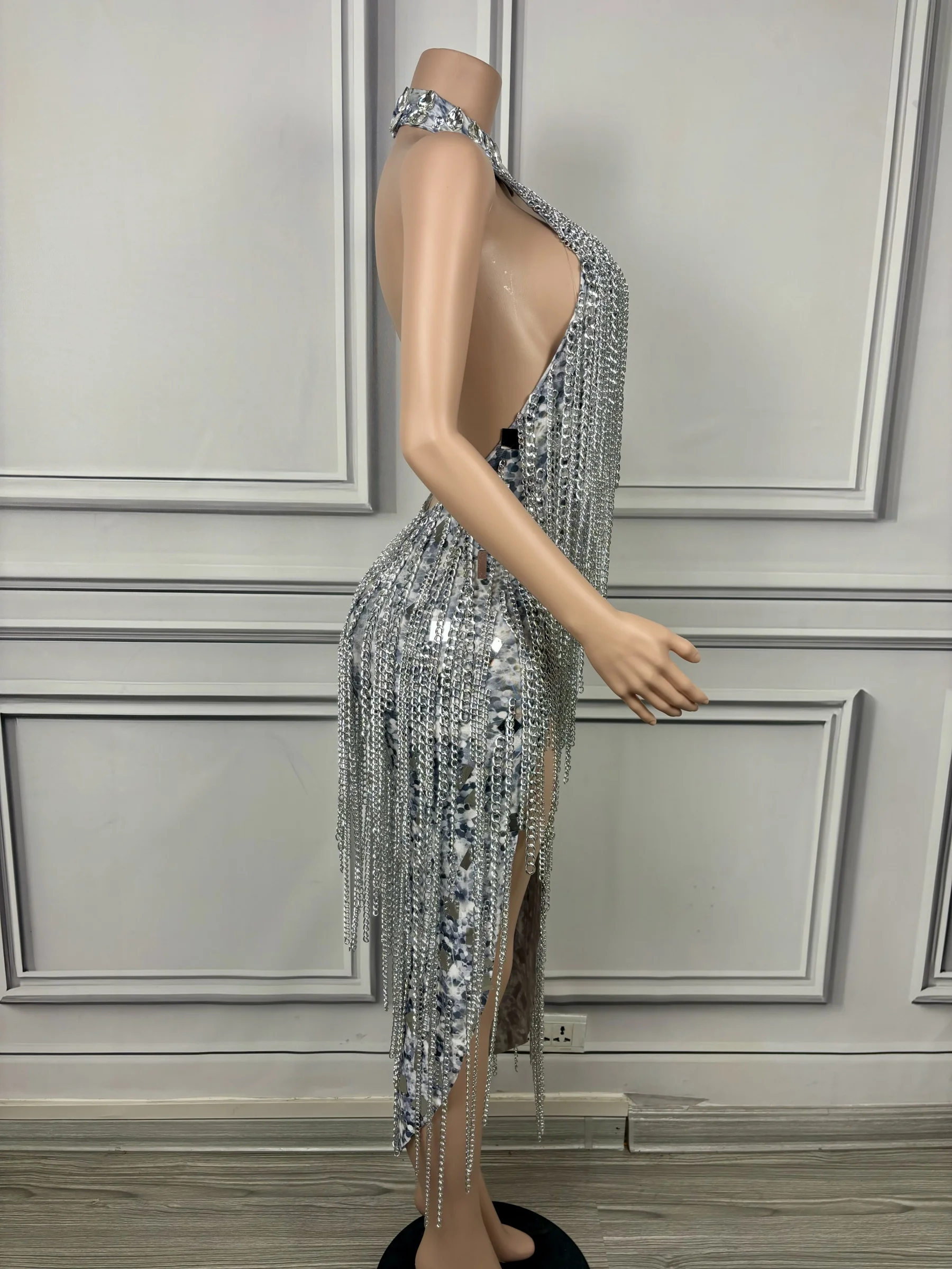 Sexy Sprinting Halter Backless Flashing Chain Sliver Sheath Dress Evening Party Performance Costume Nightclub Singer Stage Wear