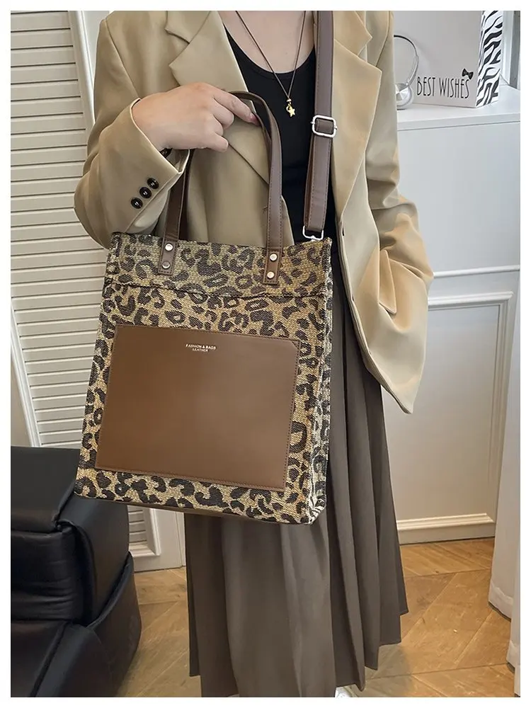 

Women's Handbag Made Of Sun-Patterned Leather Boasting High-End Paris Commuter Durable Style