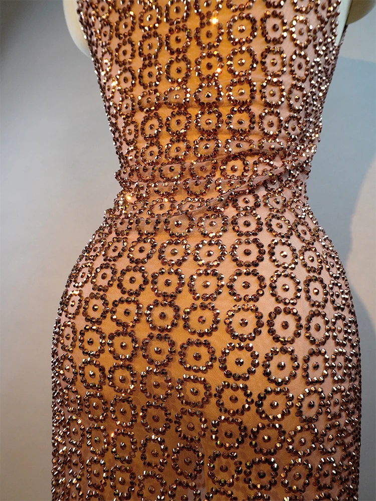 セクシーなステージスパークル Leinstone ノースリーブショートスカートレディースメッシュシースルーお祝いパーティー誕生日パーティー歌手の写真ドレス