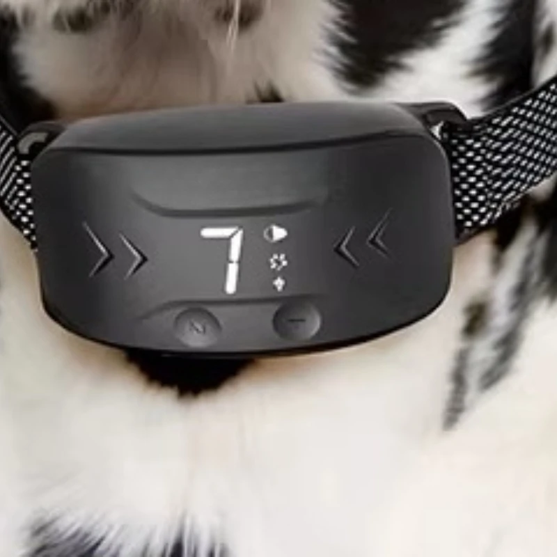 Dog Training with Anti-barking Artifact Collar Remote Control Collar Does Not Hurt Dog