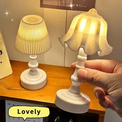 New Creative Table Lamp Retro Photography Prop Bedroom Desk Lamp Desktop Ornaments Atmosphere Light Flower Shape Night Light