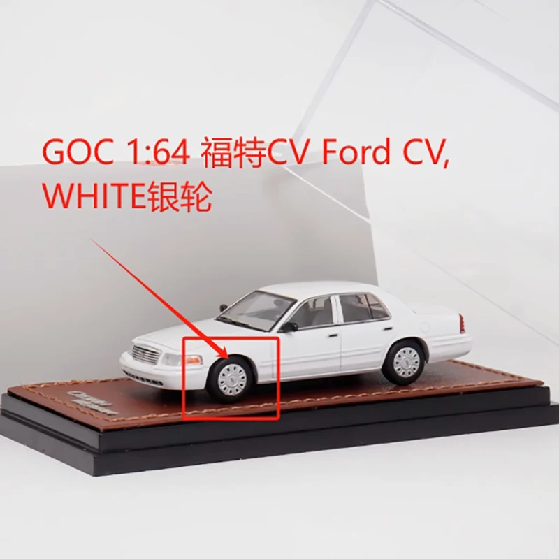 GOC 1:64 Scale CV Crown Alloy Simulation Car Model Classics Adult