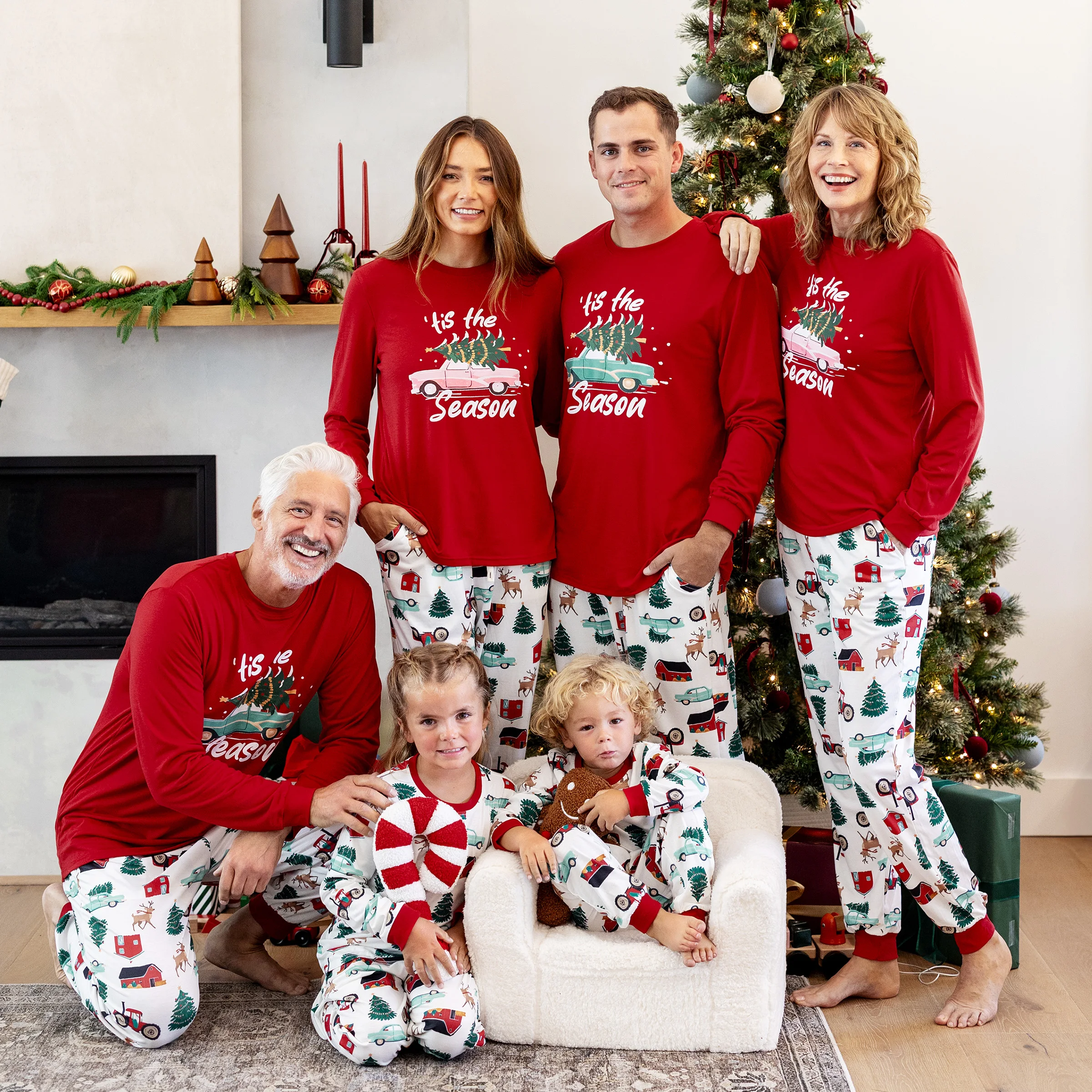 

PatPat Christmas Matching Family Pajamas Set Reindeer and Car Print PJS with Christmas Socks