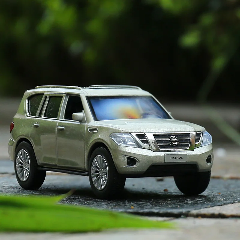 1:36 Nissan Patrol Alloy Car Model Diecasts & Toy Metal Off-road Vehicle Simulation Car Model Toy for Childrens Gift F150