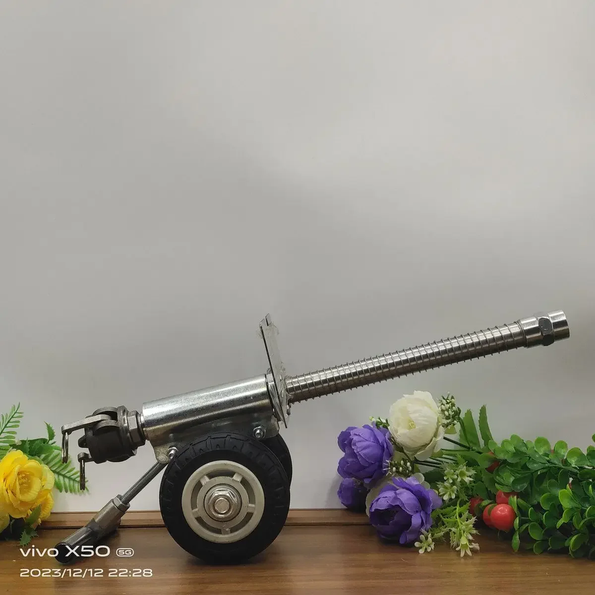 Artwork cannon adds bold decorations. Handmade stainless steel home cannon ornaments