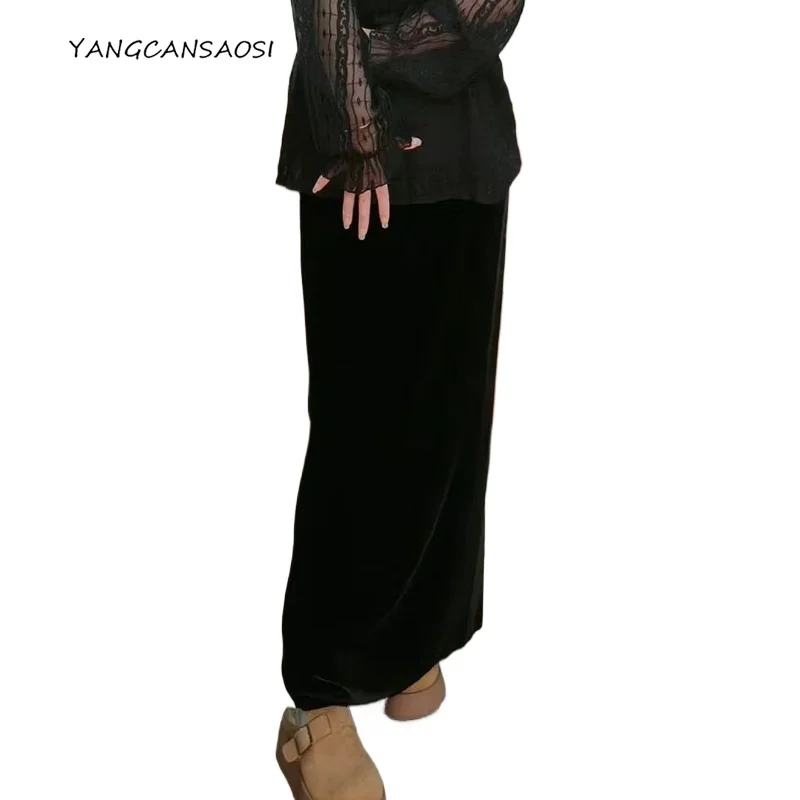 

2025 Women's Fashion Autumn New Black Hepburn Style 30%Natural Mulberry Silk Velvet Split Elastic High Waist Straight Tube Skirt