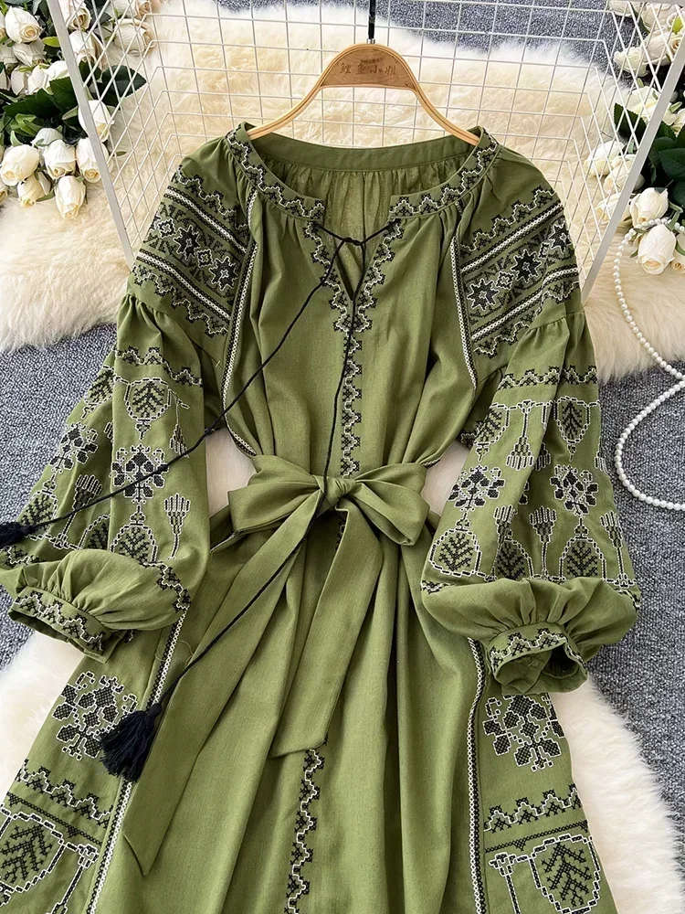 Bohemian Retro Ethnic Style Dress Women's Spring Autumn Embroidered Lace Up Lantern Sleeves Waist Cinching Long Dress A155