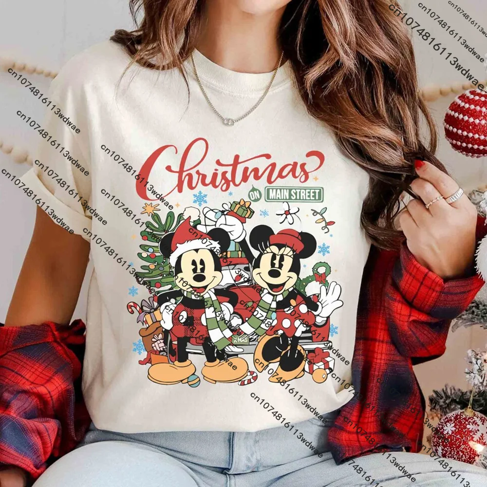 خمر ديزني عيد الميلاد على الشارع الرئيسي المرأة تي شيرت ميني ميكي مرح جدا حفلة عيد الميلاد 2025 ديزني زوجين رحلة عيد الميلاد