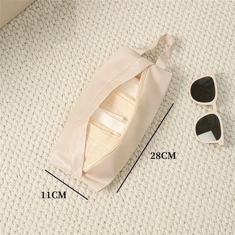 

Lady's Waterproof Beach Handbag Fitness Handbag Travel Underwear Bag